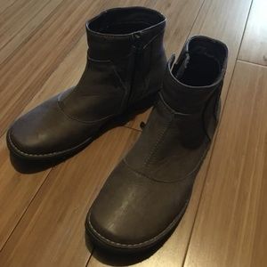 Sergio Tomani ankle boots